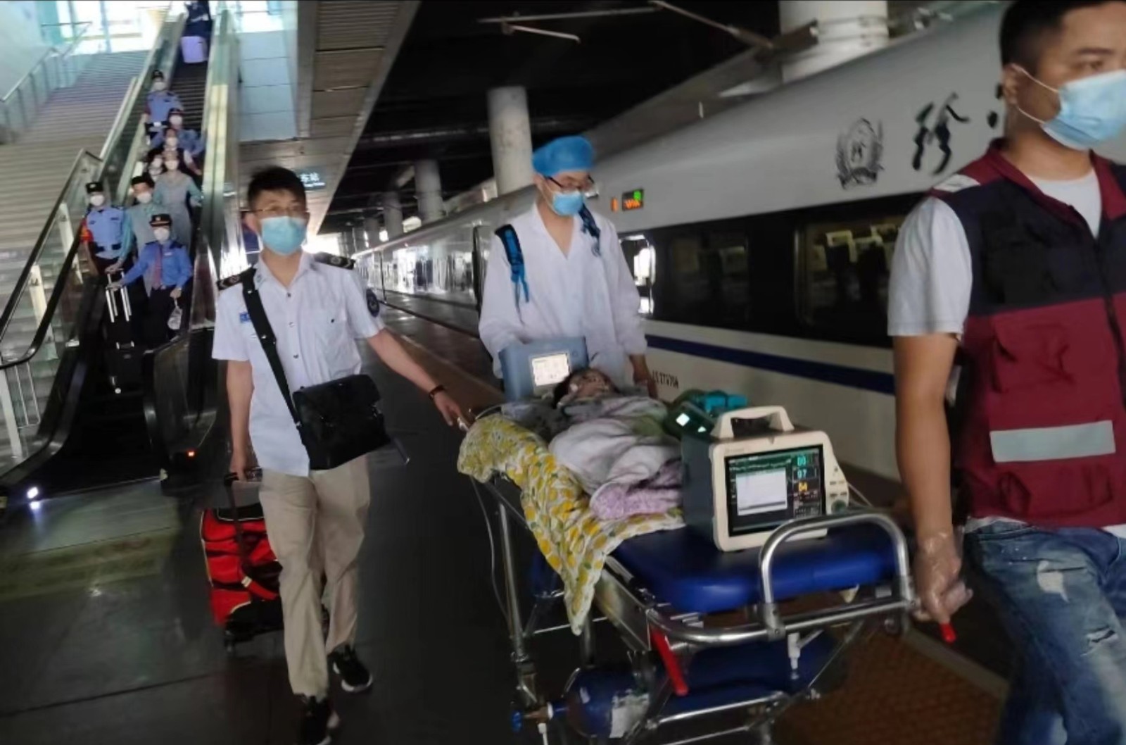 榆树市高铁转运公司